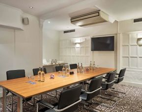 Professional meeting facility at Thistle Bloomsbury Park.