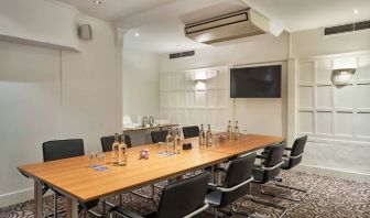 Professional meeting facility at Thistle Bloomsbury Park.