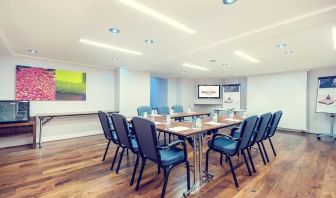 Professional meeting room at Mercure Hotel London Paddington.