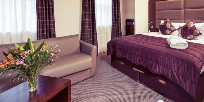 Day use room with living area at Mercure Hotel London Paddington.