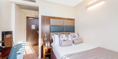 Standard day use room with work desk and private bathroom at Mercure Hotel London Paddington.