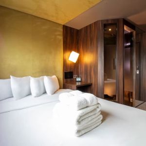 Day use room with private bathroom at Bloc Hotel.