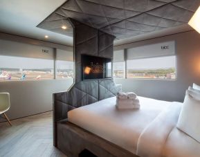 Bright and spacious day use superior room with view to the airport at Bloc Hotel.