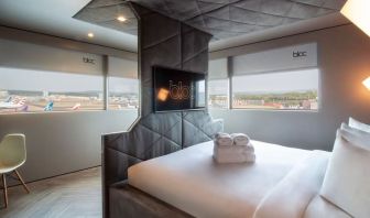 Bright and spacious day use superior room with view to the airport at Bloc Hotel.