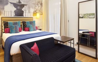 King bed at Hotel Indigo London Paddington,