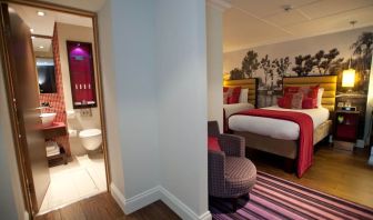 Day use twin room with private bathroom at Hotel Indigo London Paddington,