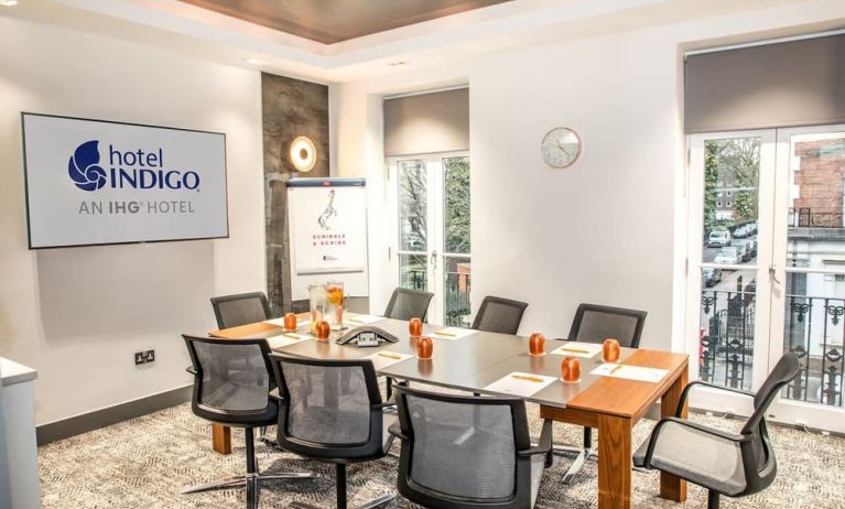 Professional meeting room at Hotel Indigo London Paddington,