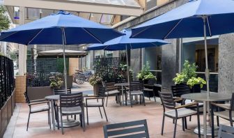 Veranda perfect for coworking at Holiday Inn Express New York City - Chelsea.