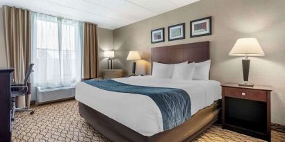 Day use room with natural light at Comfort Inn & Suites Glen Mills – Concordville.
