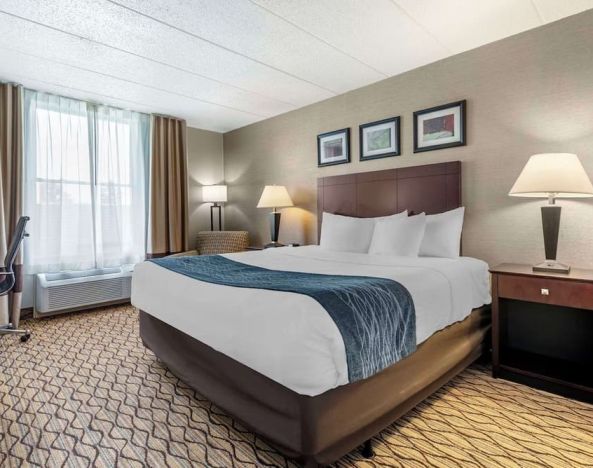 Day use room with natural light at Comfort Inn & Suites Glen Mills – Concordville.
