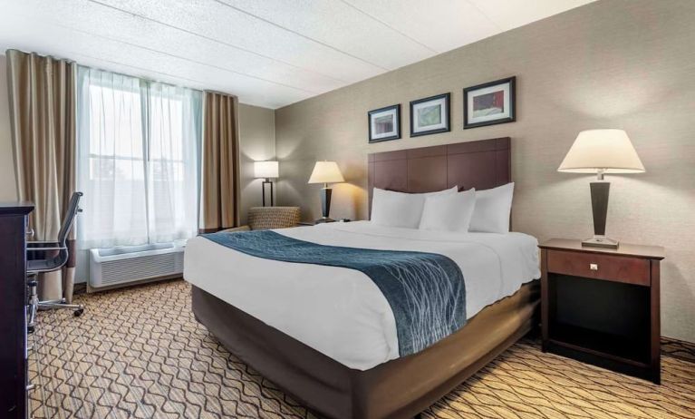 Day use room with natural light at Comfort Inn & Suites Glen Mills – Concordville.
