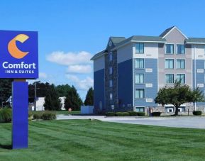 Hotel exterior at Comfort Inn & Suites Glen Mills – Concordville.