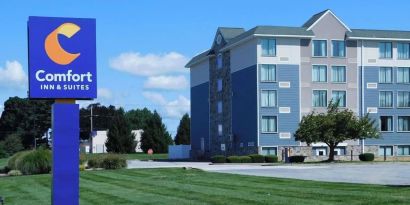 Hotel exterior at Comfort Inn & Suites Glen Mills – Concordville.