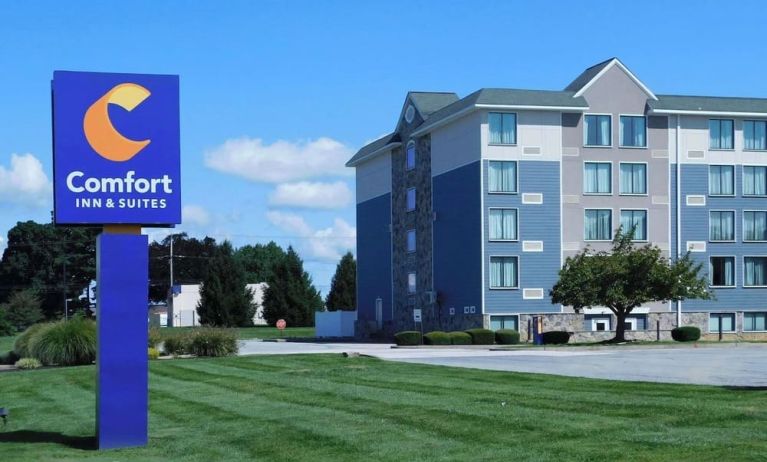 Hotel exterior at Comfort Inn & Suites Glen Mills – Concordville.