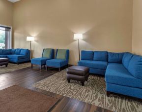 Lobby and coworking lounge at Comfort Inn & Suites Glen Mills – Concordville.