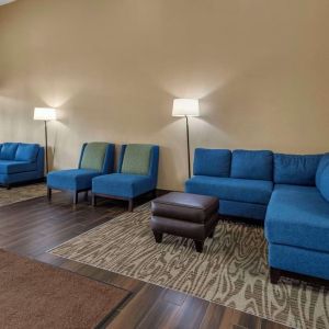 Lobby and coworking lounge at Comfort Inn & Suites Glen Mills – Concordville.