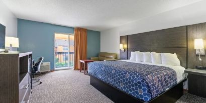 Spacious day use room with balcony at Chicago Club Inn & Suites.