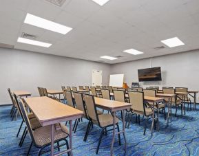 Meeting room at Chicago Club Inn & Suites.