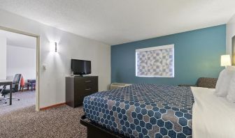 Day use room with living area at Chicago Club Inn & Suites.