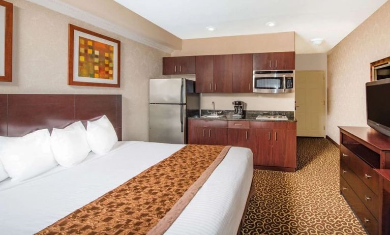 Day use room with natural light at Hawthorn Suites By Wyndham El Paso Airport.