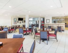 Dining area perfect for coworking at Hawthorn Suites By Wyndham El Paso Airport.