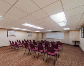 Meeting room at Best Western Executive Hotel Of New Haven-West Haven.