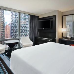 Day use room with natural light at Courtyard By Marriott New York Manhattan/Central Park.