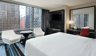 Day use room with natural light at Courtyard By Marriott New York Manhattan/Central Park.