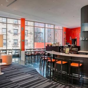 Hotel bar perfect for coworking at Courtyard By Marriott New York Manhattan/Central Park.