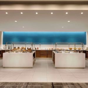 Dining area at Hyatt Regency Los Angeles International Airport.