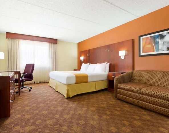 Spacious day use room at Radisson Akron/Fairlawn.