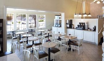 Dining area perfect for coworking at The Marina Inn On San Francisco Bay.