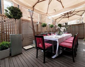 Outdoor patio at Mercure Hotel London Hyde Park.