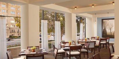 Dining area perfect for coworking at Capital Hilton.