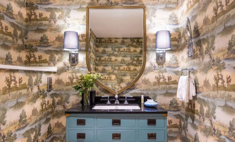 Guest bathroom at Graduate By Hilton Cambridge.