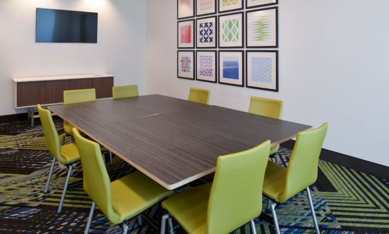 Meeting room at Holiday Inn Express & Suites Ottumwa.