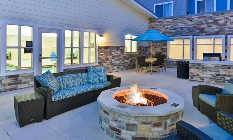 BBQ/picnic area at Residence Inn Champaign.