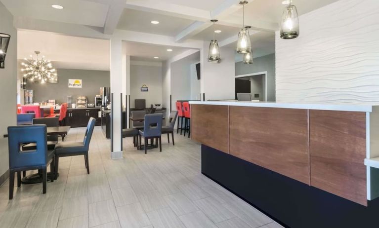 Lobby lounge and workspace, perfect for co-working at Hotel 1550 SFO.