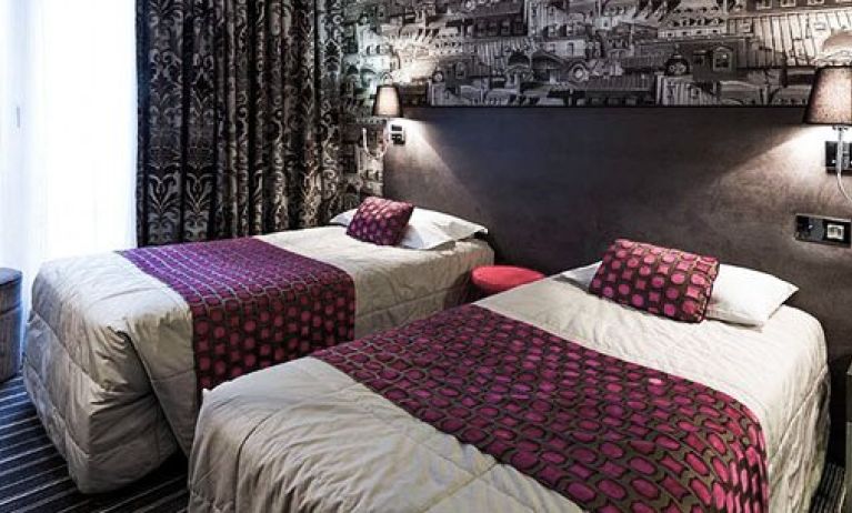 Hotel Harvey Paris Porte Maillot, Paris