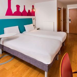 Day use twin room with work desk and private bathroom at Ibis Styles Barnsley.