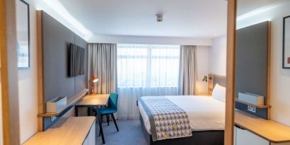 Bright and spacious day use room with work desk at Holiday Inn Leicester-Wigston.