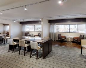 Dining area perfect for coworking at Hyatt Regency Milwaukee.