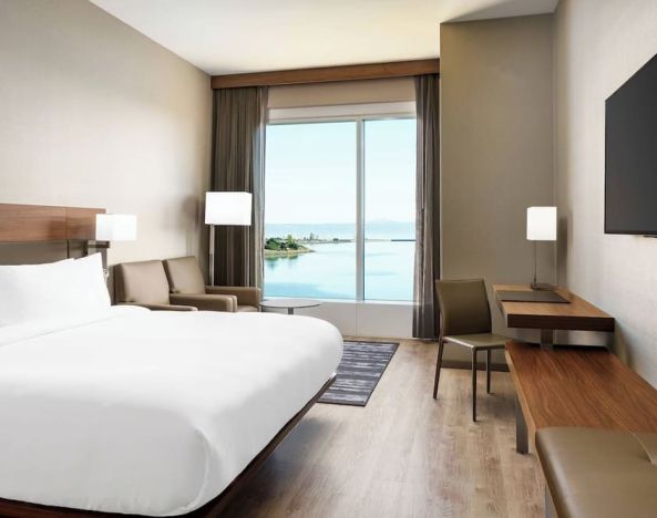 Day use room with natural light at AC Hotel By Marriott SFO/Oyster Point Waterfront.
