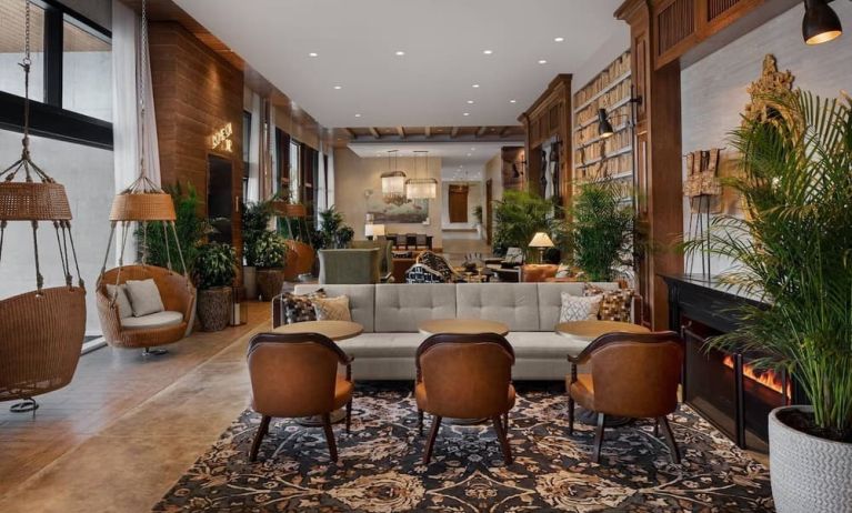 Lobby and coworking lounge at The Ben, Autograph Collection.