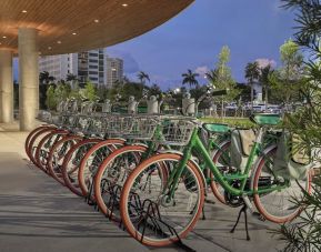 Free bicycle rentals at The Ben, Autograph Collection.