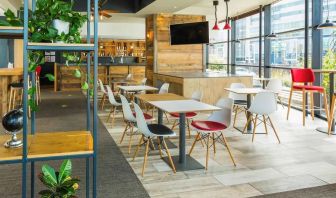 Hotel bar and lounge area, perfect for co-working at ibis Leicester City.