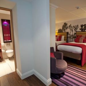 Day use twin room with private bathroom at Indigo London-Paddington Hotel.