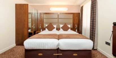 Day use twin room at Mercure London Paddington Hotel.