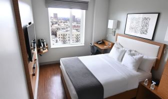 Day use room with natural light at Edge Hotel NYC.
