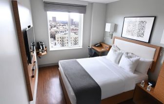 Day use room with natural light at Edge Hotel NYC.
